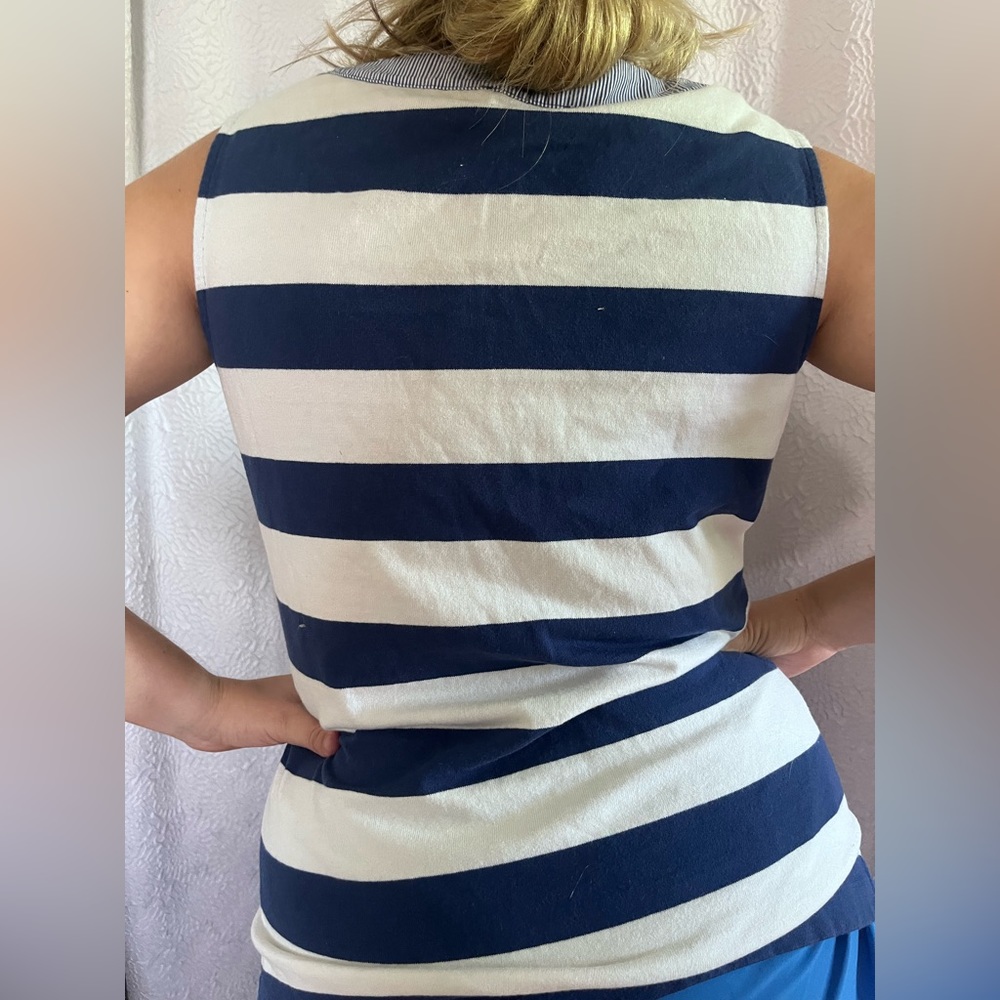 Vineyard vines top - Picture 2 of 3